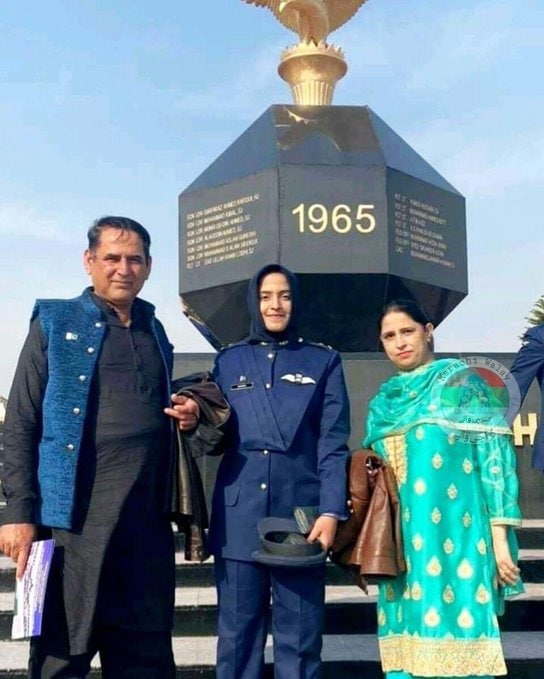 Traffic warden’s daughter commissioned for GD pilot in Pakistan Air Force
