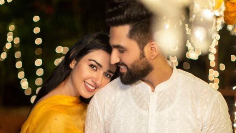 Falak Shabbir releases new song for wifw, Sarah Khan on 1st anniversary