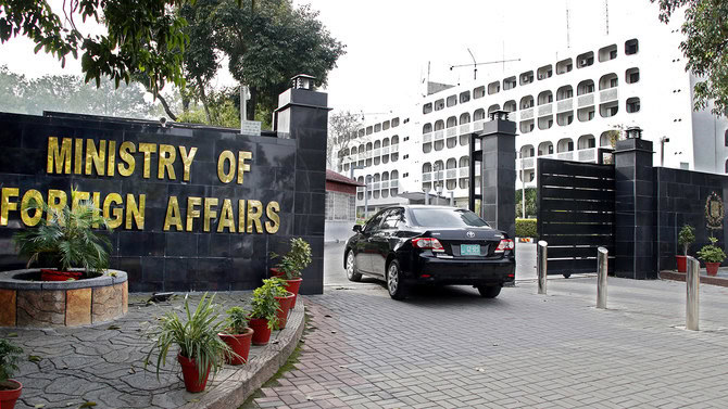 Pakistan slams India for taking away Ali Geelani’s remains