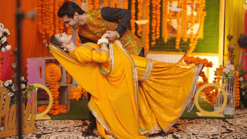Watch: Minal Khan dances on her Mayun