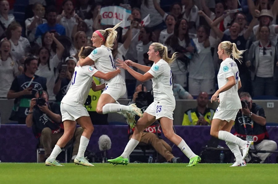 England outlast Spain to reach Euros semis