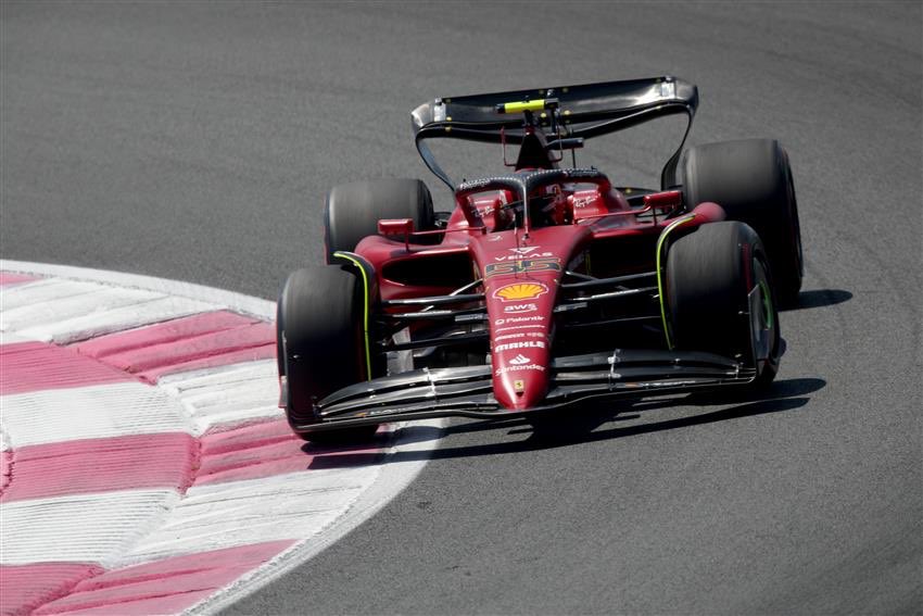 Ferrari set ominous pace in French GP Practice