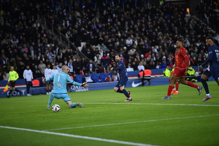 Messi scores on PSG return to lead his side past Angers in Ligue 1