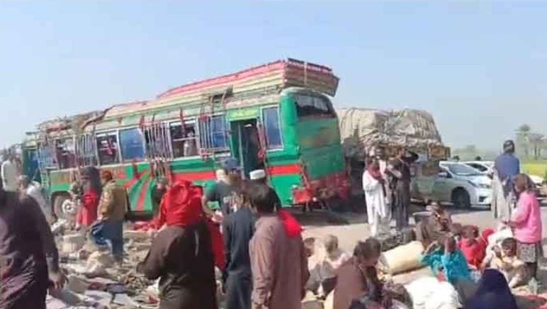 16 Dead Dozens Injured In Two Separate Accidents Involving Pilgrims Buses