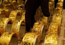 Gold Price In Pakistan Tumbles By Rs1600 Per Tola After Hitting Record High