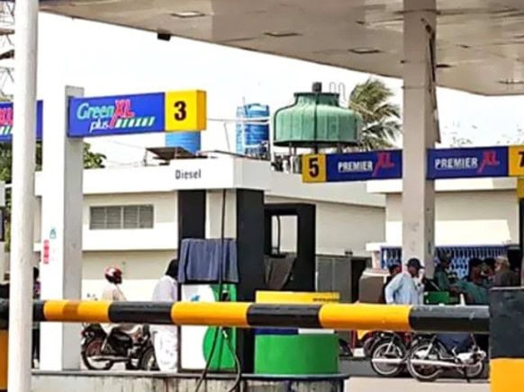 Pakistan Petroleum Dealers Hint At Closing Petrol Pumps