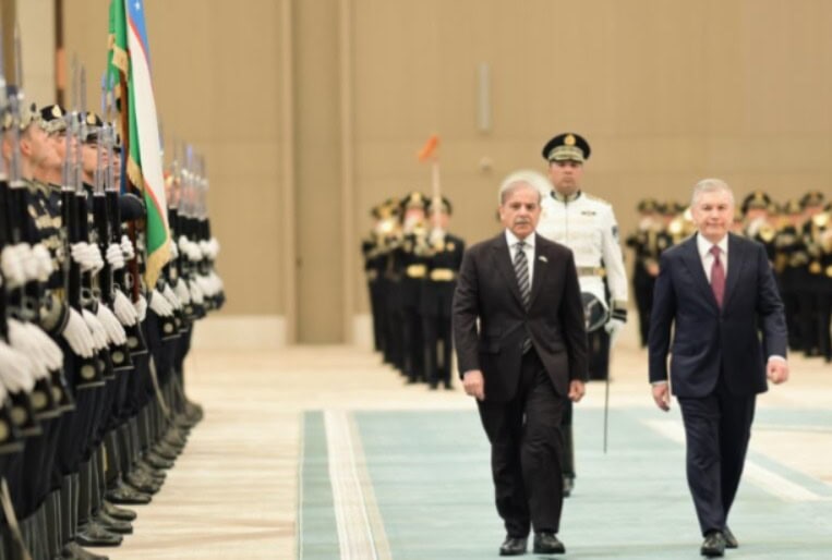 Pm Shehbaz Receives Guard Of Honour In Uzbekistan