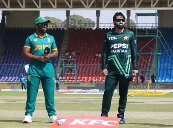 South Africa Opt To Bat First Against Pakistan In Third Match Of Tri Nation Series