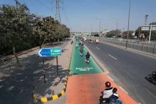 Technical Committee To Address Paint Fading On Lahores Biker Lane