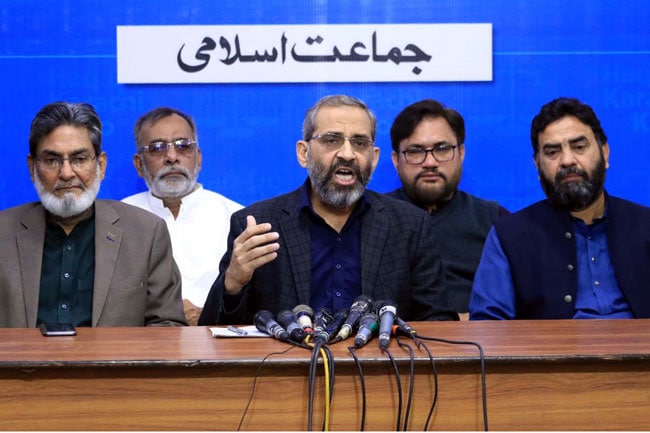 Tessori Presents Cheque Of Rs1m To Rameez Ibrahim