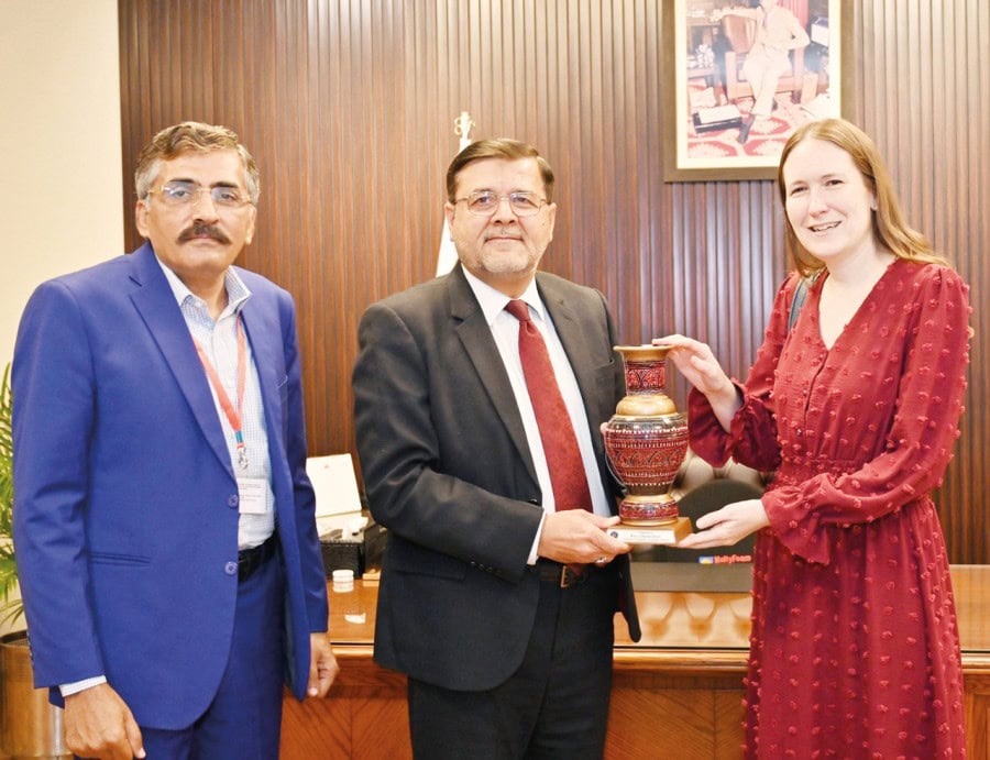 Us Consul General Visits Uos