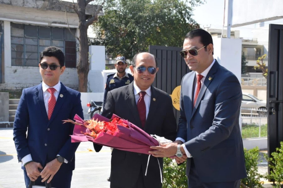 Malaysias Ambassador Azhar Discusses Trade Investment With Ajk Business Leaders
