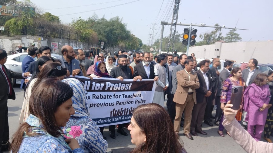 Punjab Universitys Teachers Protest Against Cut In Salaries