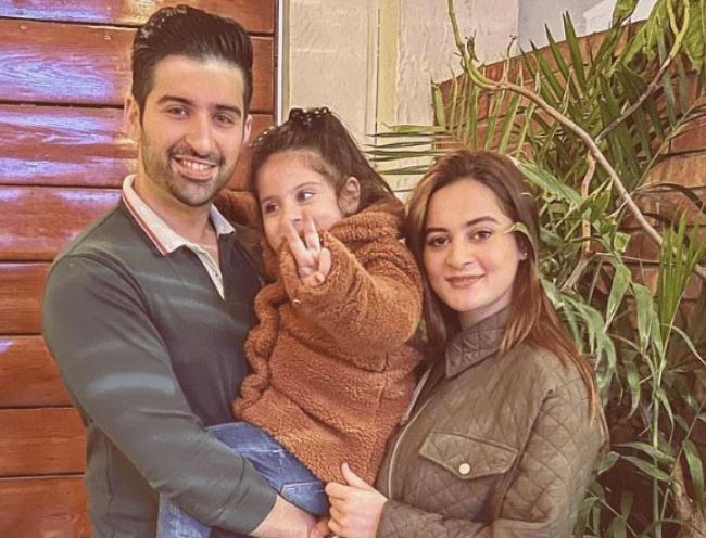 Aiman Muneebs Daughter Meerab Recites Kalma Tayyeba In Heartwarming Viral Video