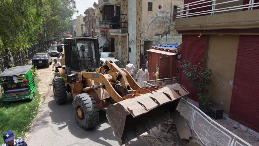 Anti Encroachment Drive Continues In Lahores Subzazar Allama Iqbal Town