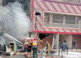 Five Dead Five Injured In Fire Caused By Cylinder Blast In Lahore