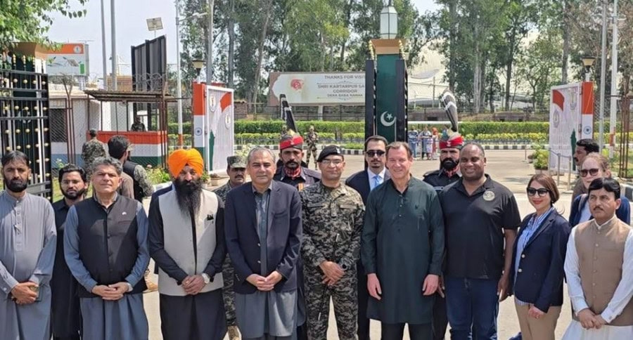 Interior Minister Naqvi Us Lawmakers Join Sikh Community At Kartarpur For Baisakhi