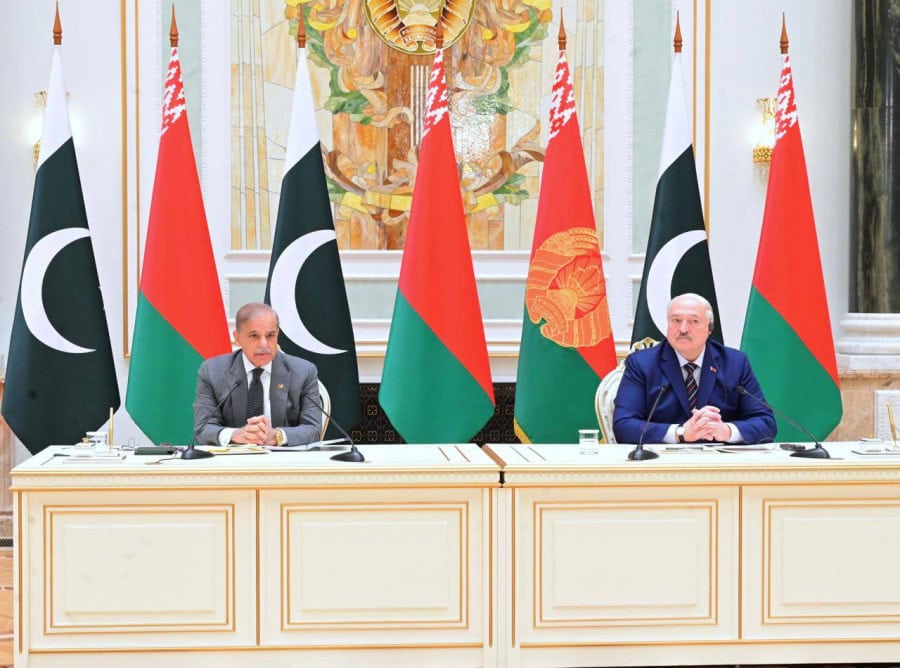 Pakistan Belarus Advance Ties With Key Agreements On Defense Smes