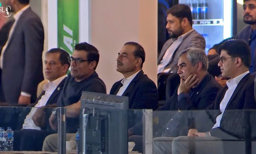 Army Chief Dg Ispr Attend Psl 10 Match As Cricket Action Returns To Pindi