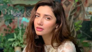 Mahira Khan Breaks Silence On Removal From Bollywood Posters Amid Pakistan India Tensions
