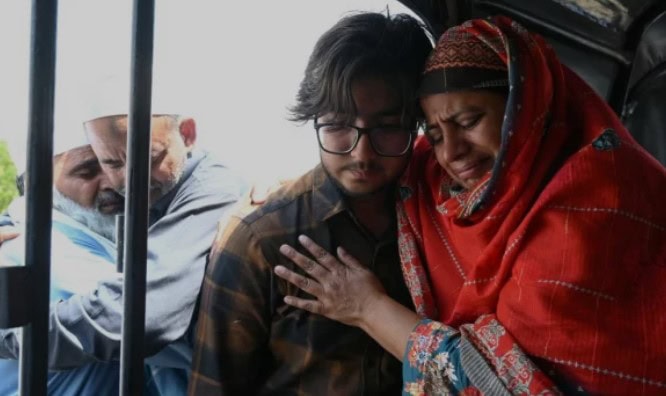 Pakistan Slams Indias Move To Revoke Visas Of Pakistanis