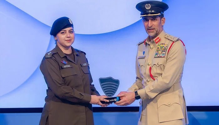 Pakistans Anam Khan Wins Prestigious Award At Dubai Police Summit 2025
