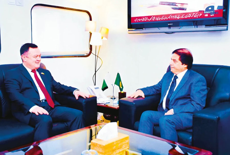 Abbasi Uzbek Envoy Discuss Railway Transit Corridor Project