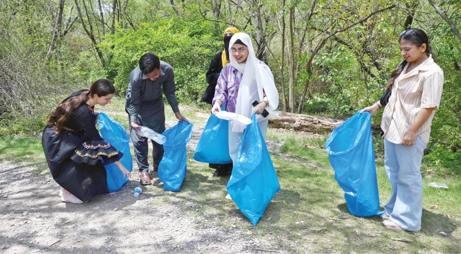 Clean Up Drive Held At Trail 5 To Mark World Environment Day