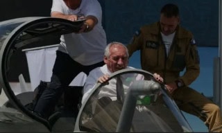 French Pm Francois Bayrou Gets Stuck In Rafale Jet At Paris Air Show