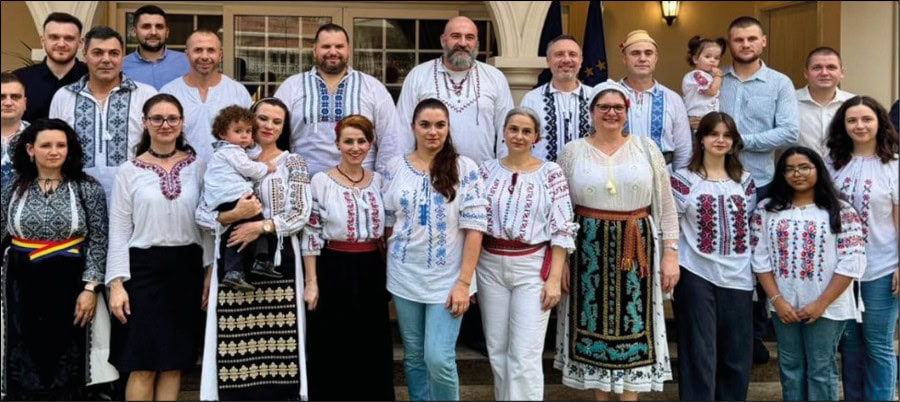 Intl Day Of Romanian Blouse Celebrated
