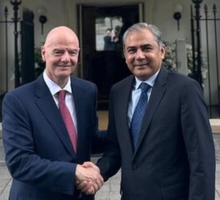 Pcb Chairman Naqvi Invites Fifa President Gianni Infantino To Visit Pakistan