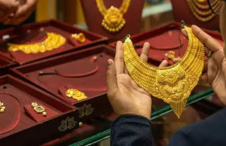 Per Tola Gold Price Tumbles By Rs5000 In Pakistan Check Updated Rates List