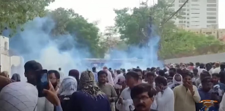 Teachers Protest Outside Karachi Press Club Ends In Clashes Arrests