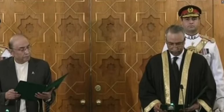 President Zardari Administers Oath To Ihc Cj Sardar Muhammad Sarfraz Dogar