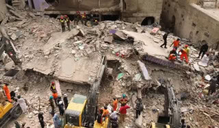 Sbca Officials Blamed For Karachis Lyari Building Collapse That Killed 27 Police Tell Court